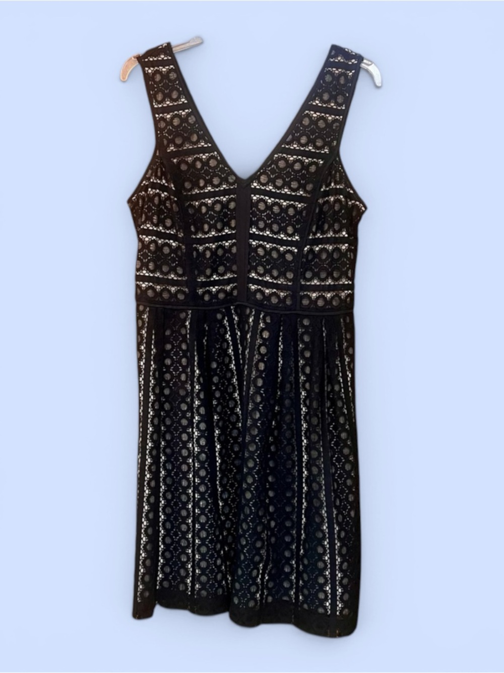 LOFT Eyelet Lace Dress Geometric Striped Ann Taylor LOFT Sz 8 Black‎ Like New